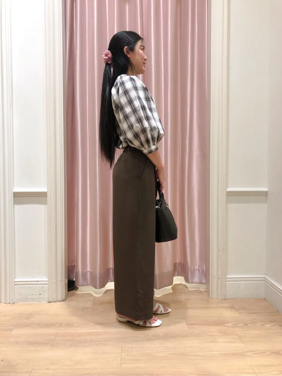 ANY SIS スタッフ コーディネート画像