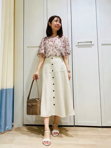 ANY SIS スタッフ コーディネート画像