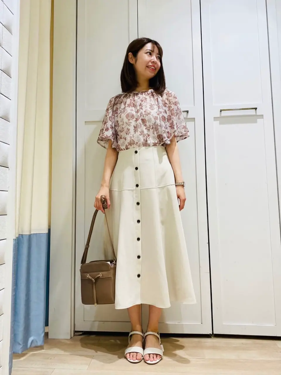 ANY SIS スタッフ コーディネート画像