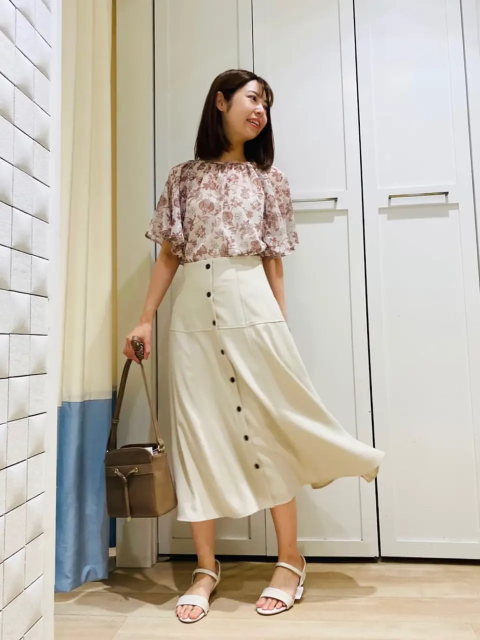 ANY SIS スタッフ コーディネート画像