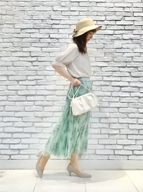 ANY SIS スタッフ コーディネート画像