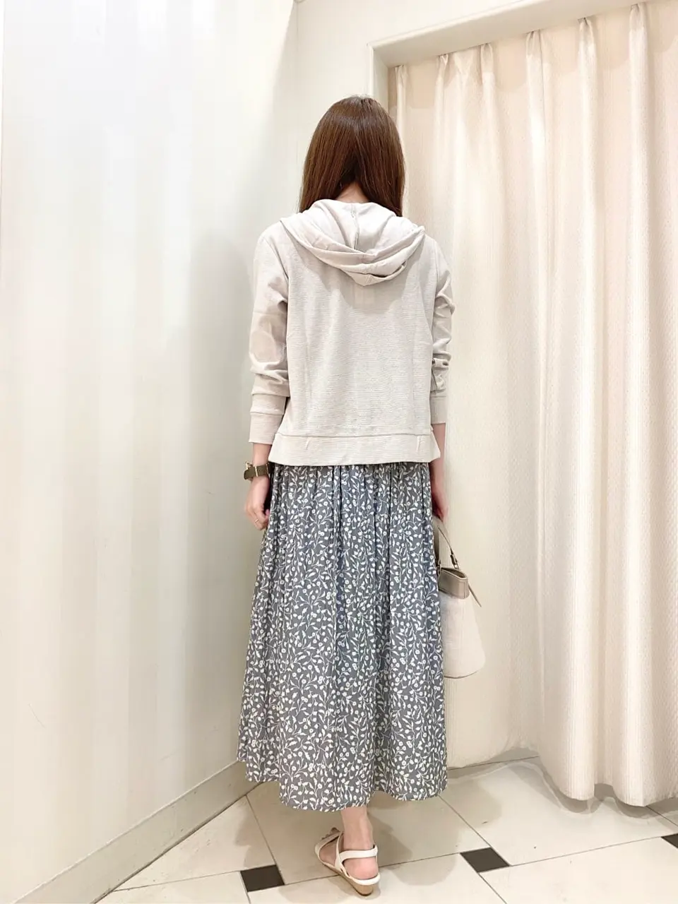 ANY SIS 金井 コーディネート画像