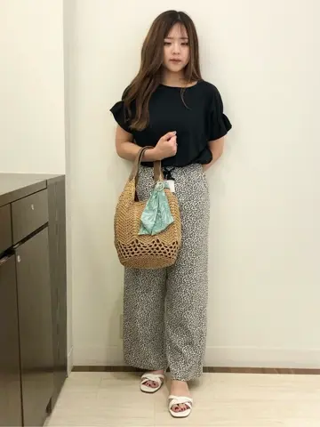 ANY SIS スタッフ コーディネート画像