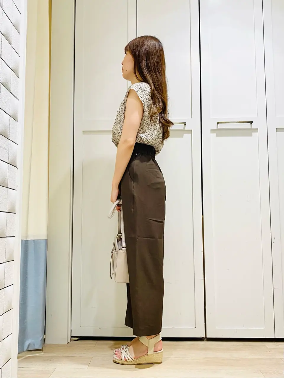 ANY SIS スタッフ コーディネート画像