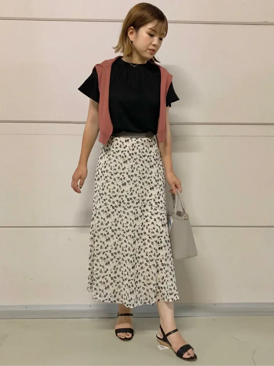  tomo コーディネート画像