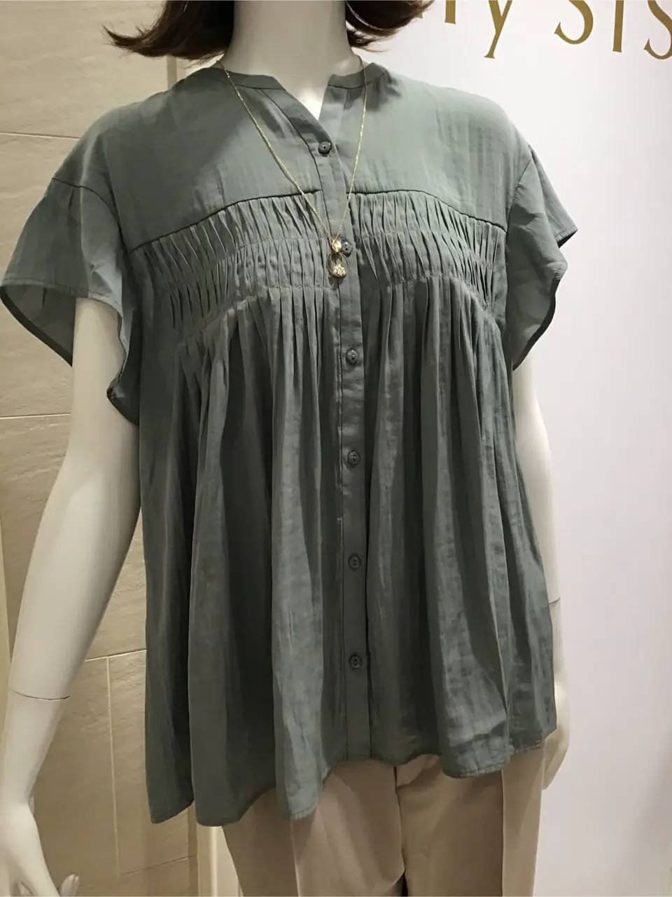 ANY SIS スタッフ コーディネート画像