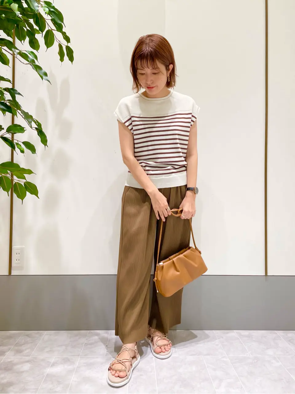 ANY SIS スタッフ コーディネート画像