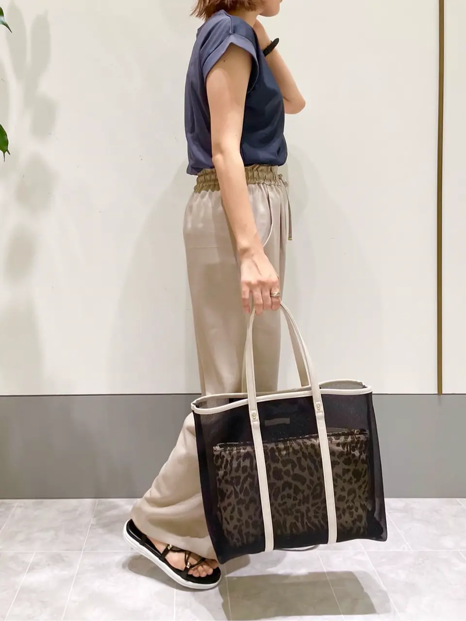 ANY SIS スタッフ コーディネート画像