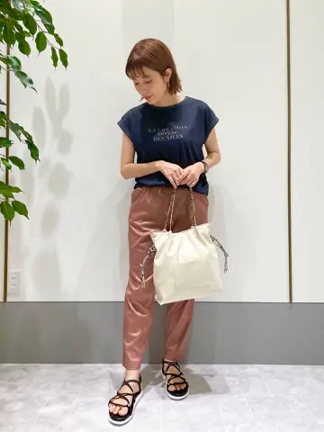 ANY SIS スタッフ コーディネート画像