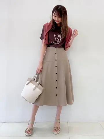 ANY SIS スタッフ コーディネート画像