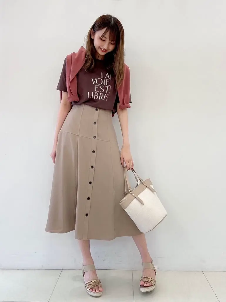 ANY SIS スタッフ コーディネート画像