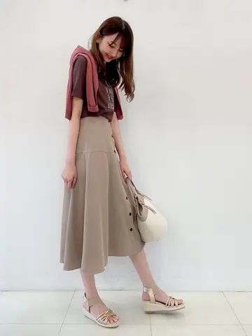 ANY SIS スタッフ コーディネート画像