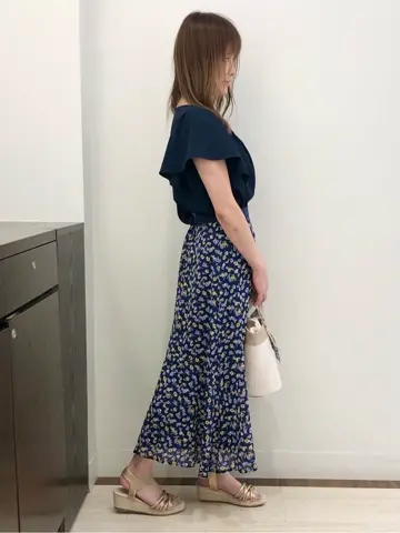 ANY SIS スタッフ コーディネート画像