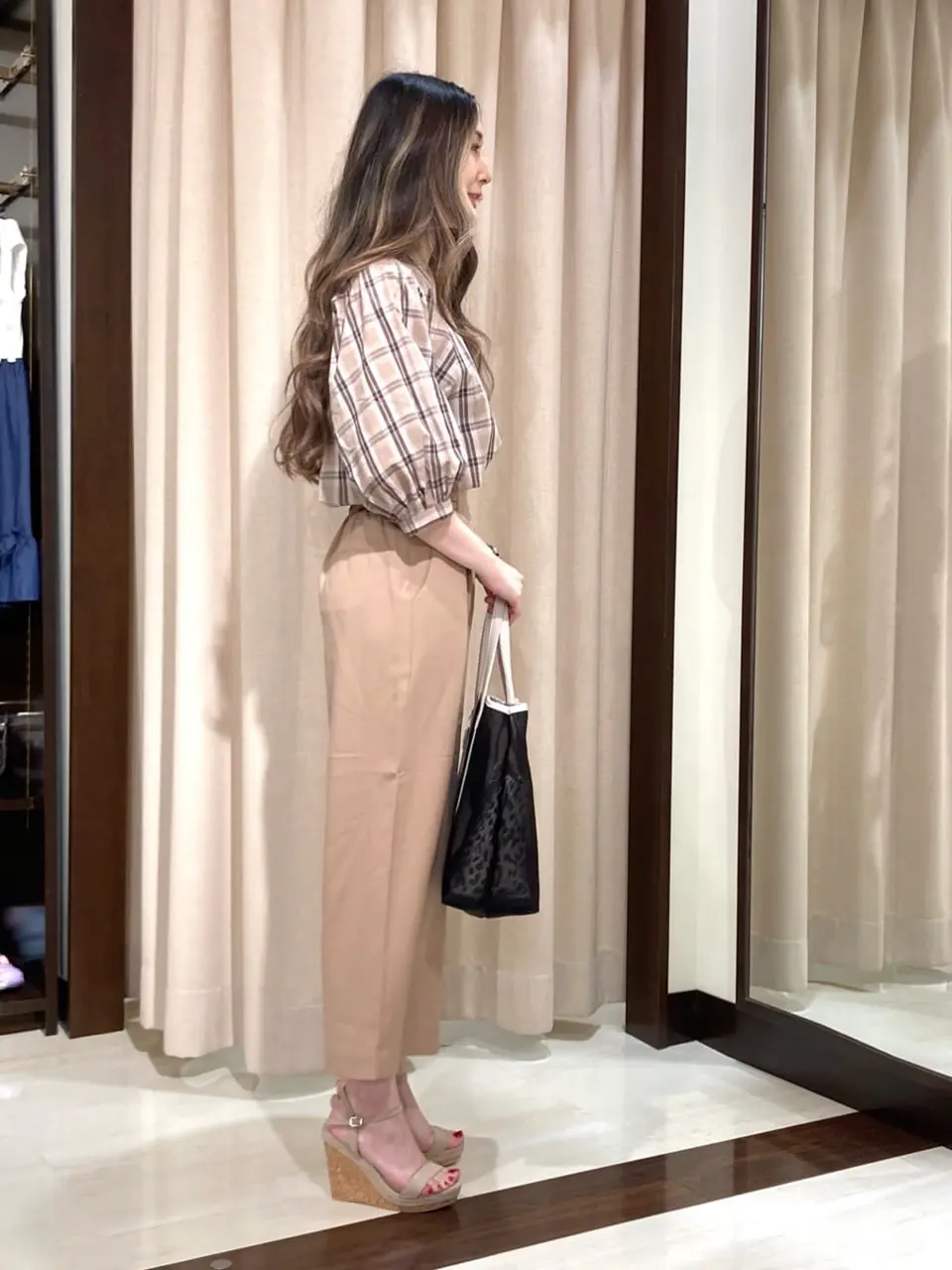 ANY SIS STAFF コーディネート画像