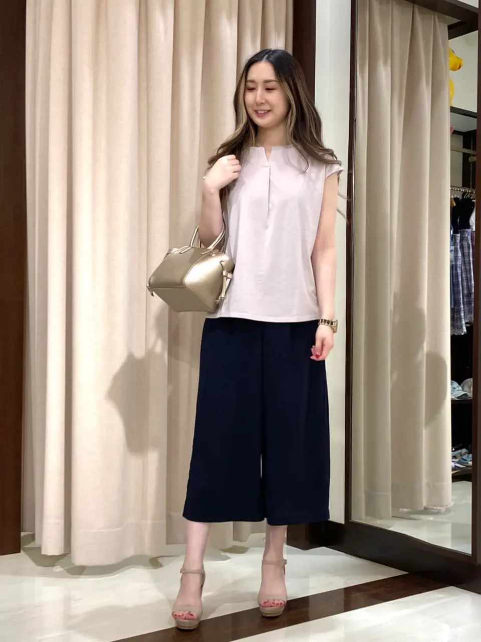 ANY SIS STAFF コーディネート画像