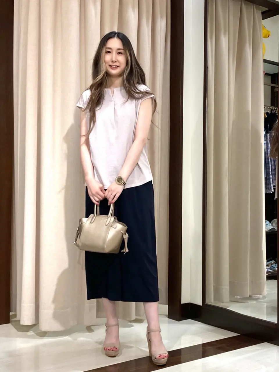 ANY SIS STAFF コーディネート画像