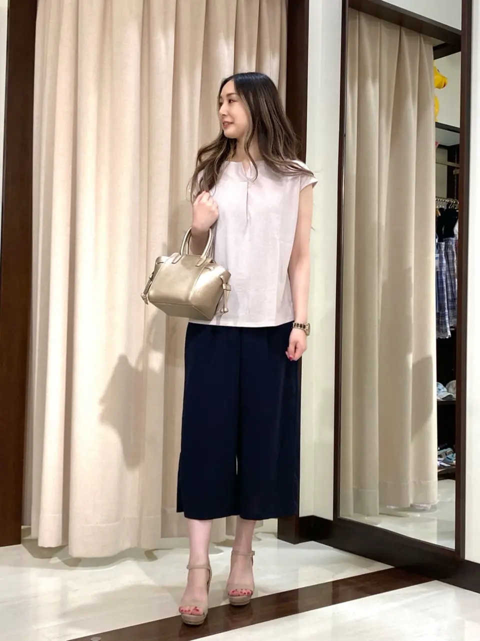 ANY SIS STAFF コーディネート画像