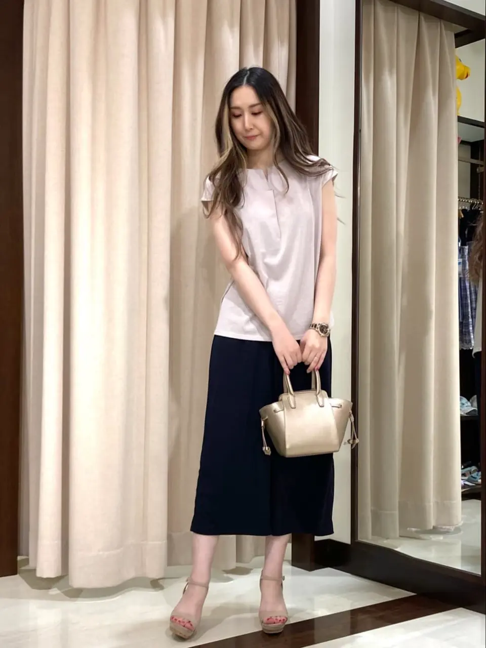 ANY SIS STAFF コーディネート画像