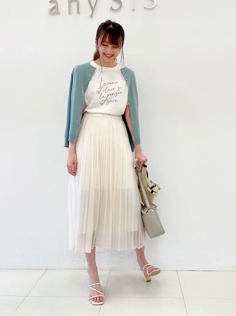 ANY SIS スタッフ コーディネート画像