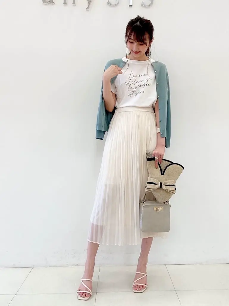 ANY SIS スタッフ コーディネート画像