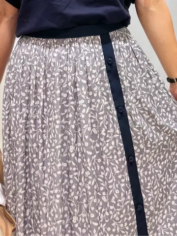 ANY SIS 濱野 コーディネート画像