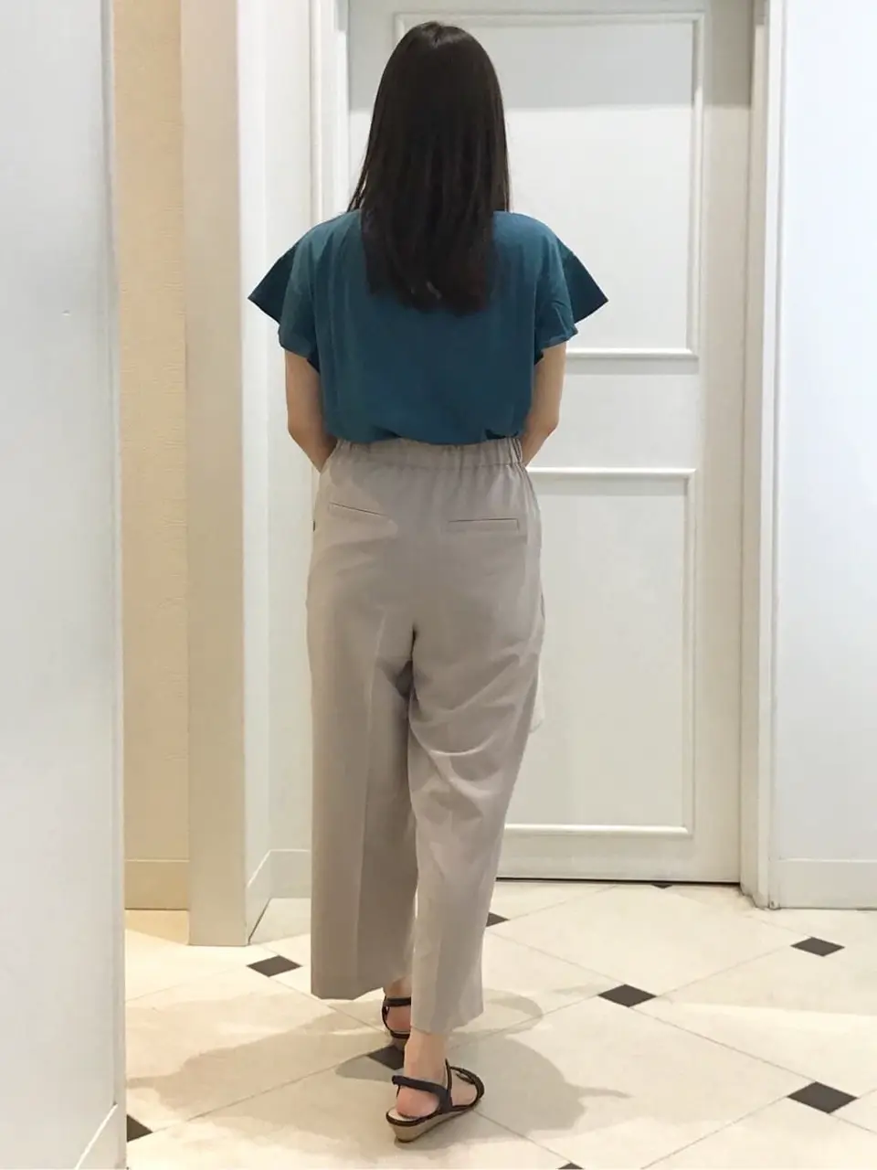 ANY SIS スタッフ コーディネート画像