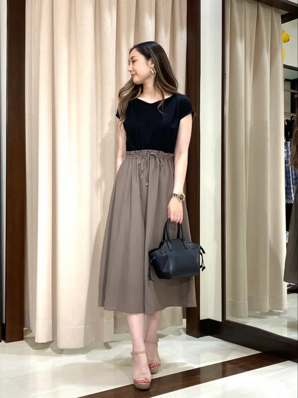 ANY SIS STAFF コーディネート画像