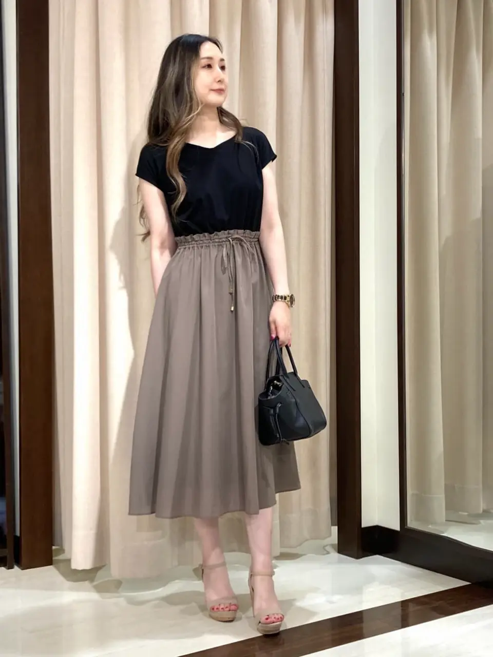 ANY SIS STAFF コーディネート画像