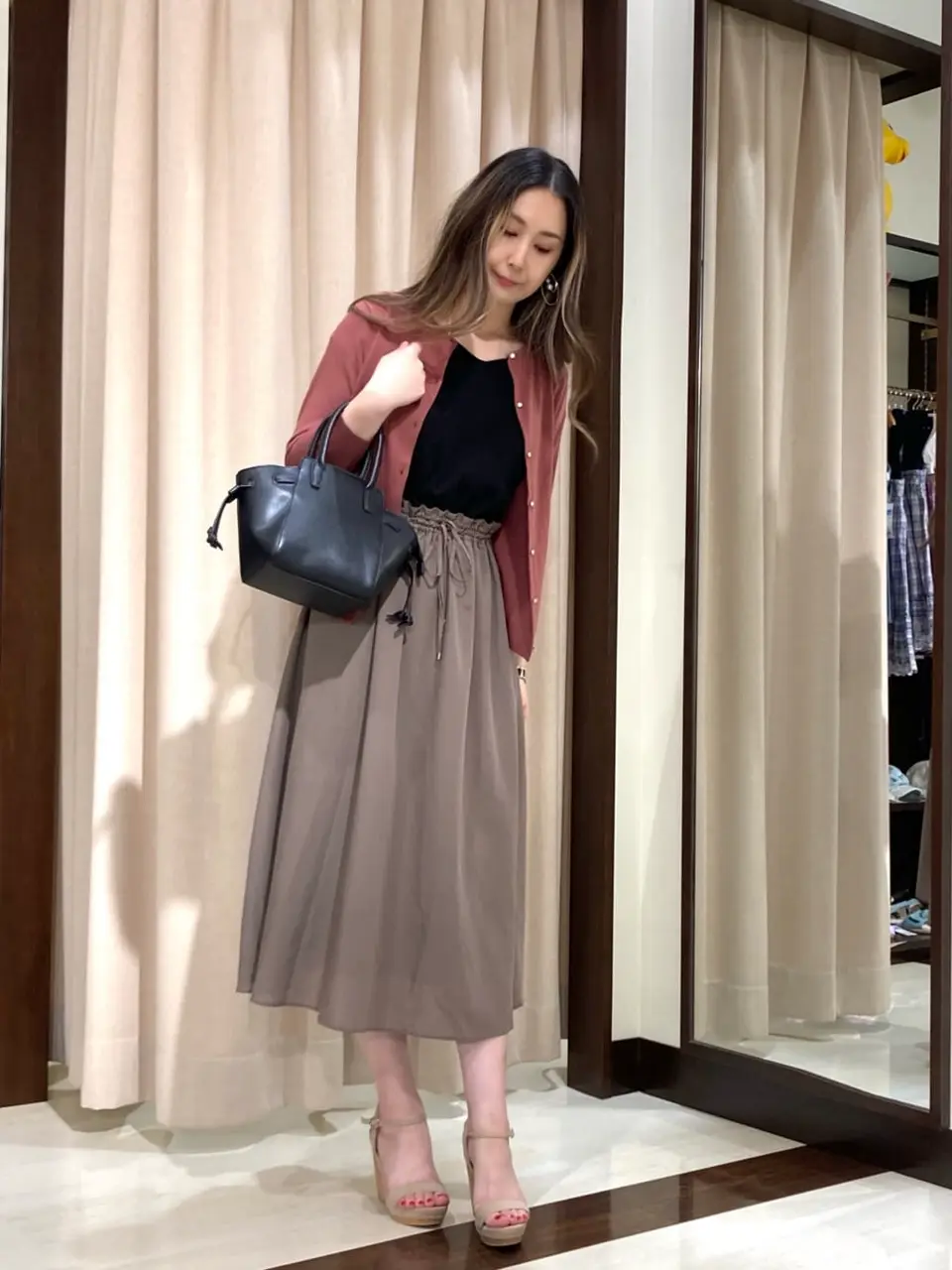 ANY SIS STAFF コーディネート画像