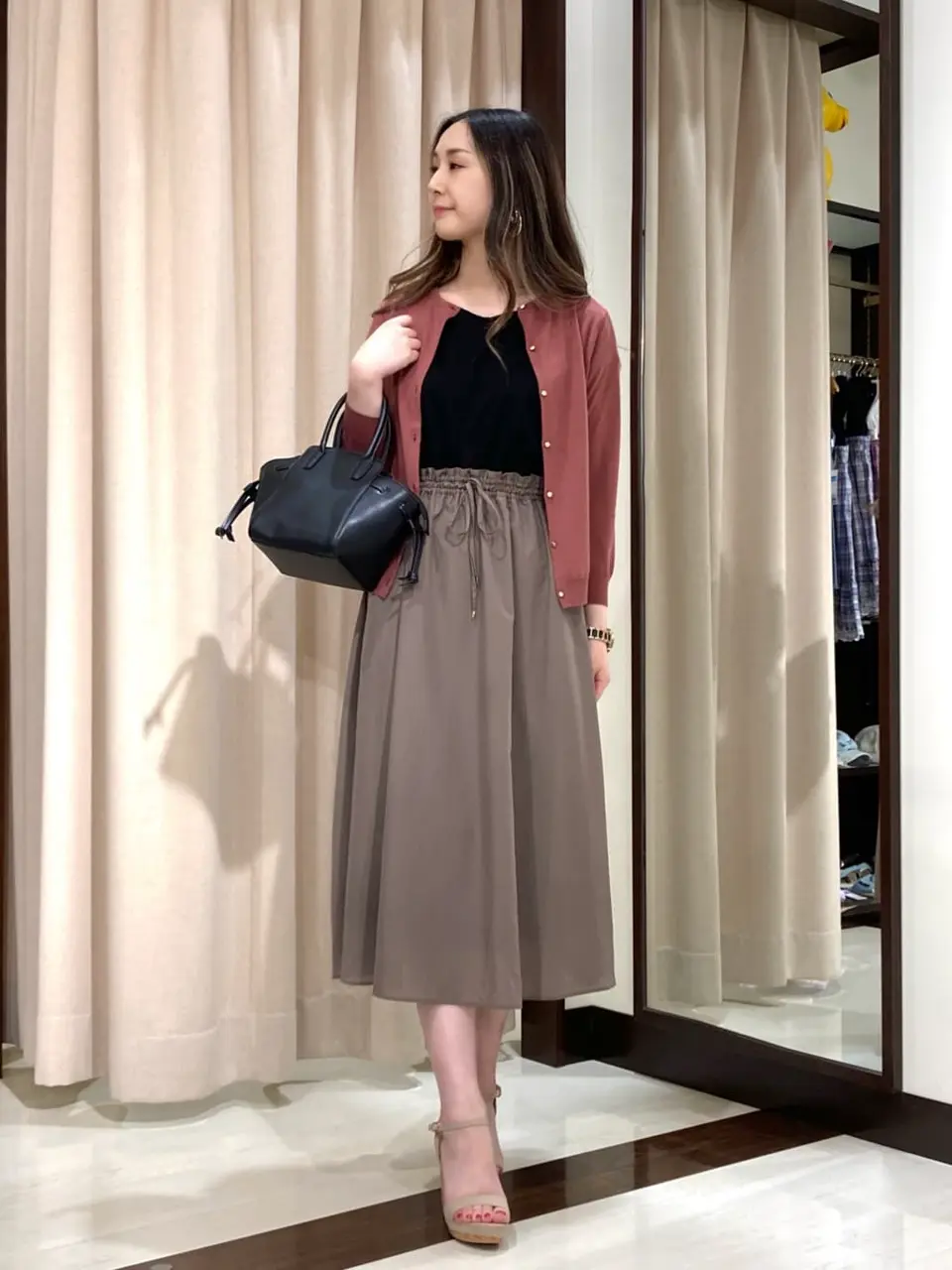 ANY SIS STAFF コーディネート画像