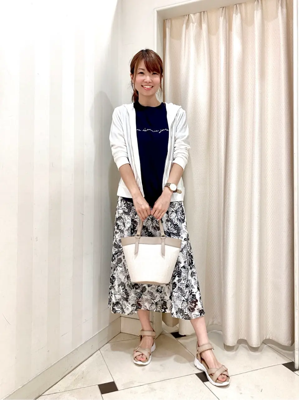 ANY SIS 金井 コーディネート画像