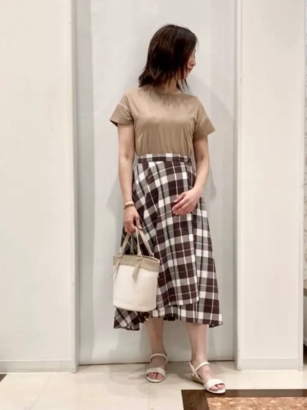 ANY SIS スタッフ コーディネート画像