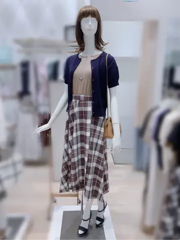 ANY SIS 新井 コーディネート画像