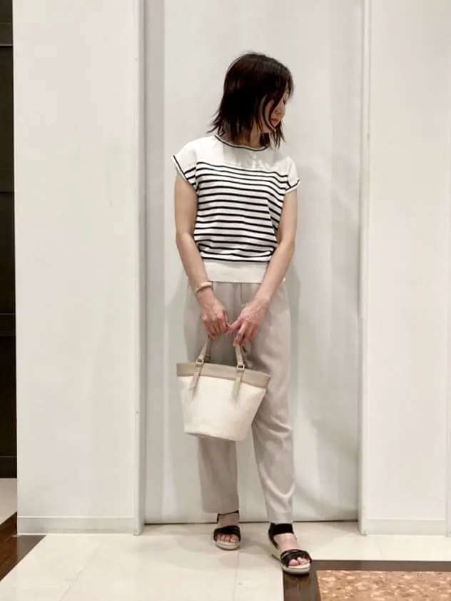 ANY SIS スタッフ コーディネート画像