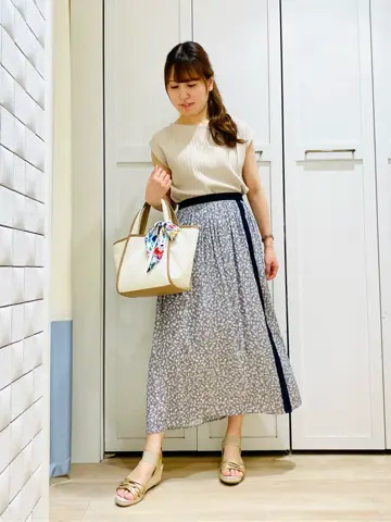 ANY SIS スタッフ コーディネート画像