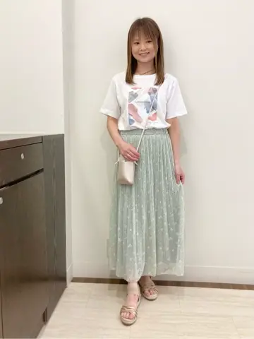 ANY SIS スタッフ コーディネート画像