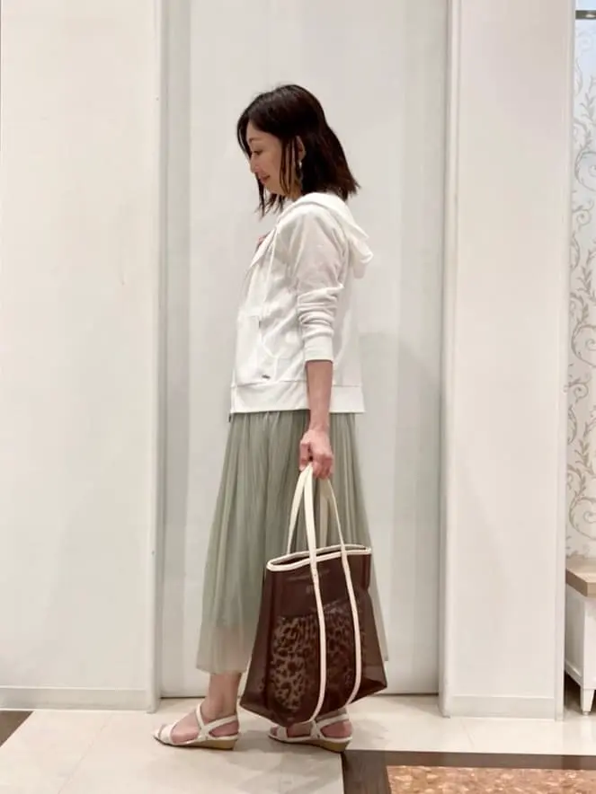 ANY SIS スタッフ コーディネート画像