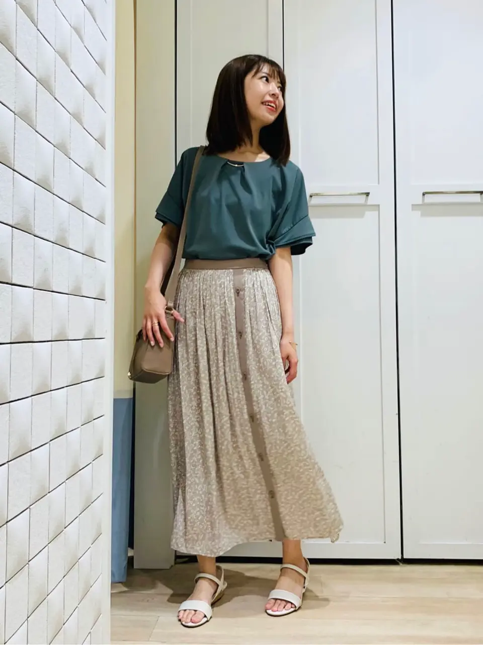 ANY SIS スタッフ コーディネート画像