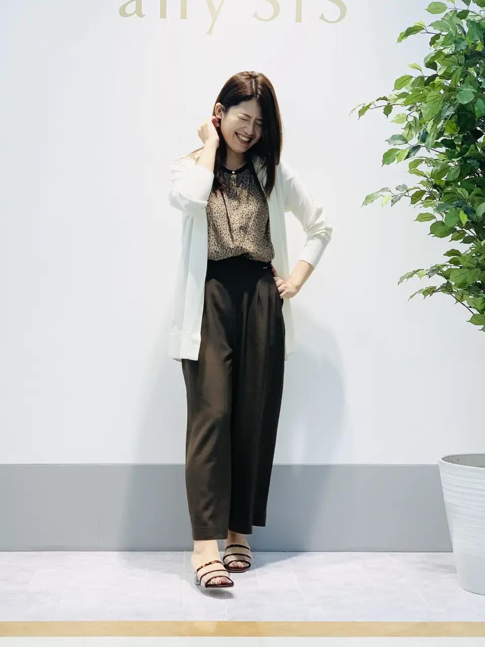 ANY SIS 岡本 コーディネート画像