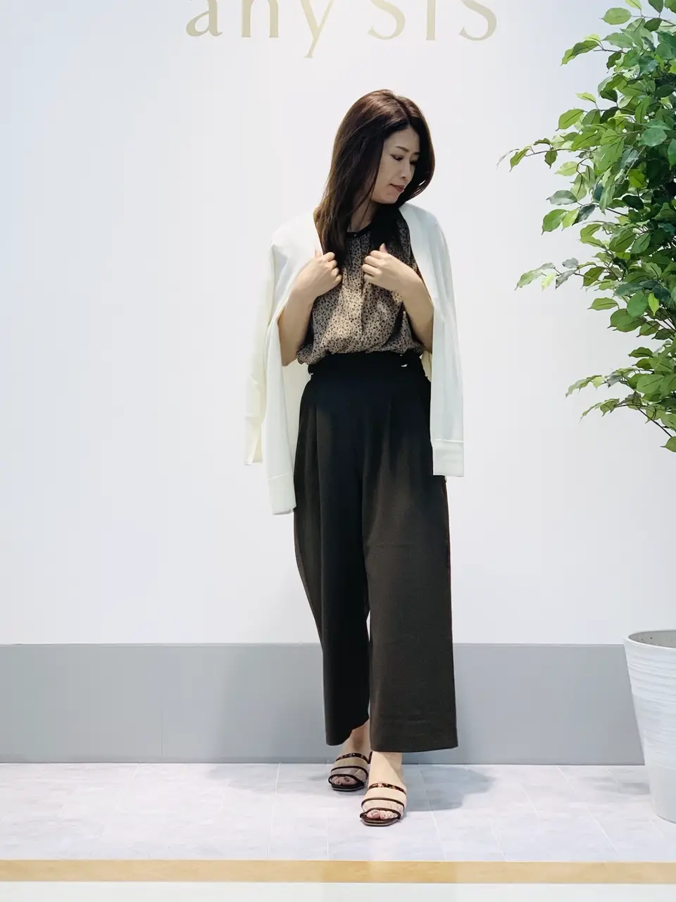 ANY SIS 岡本 コーディネート画像