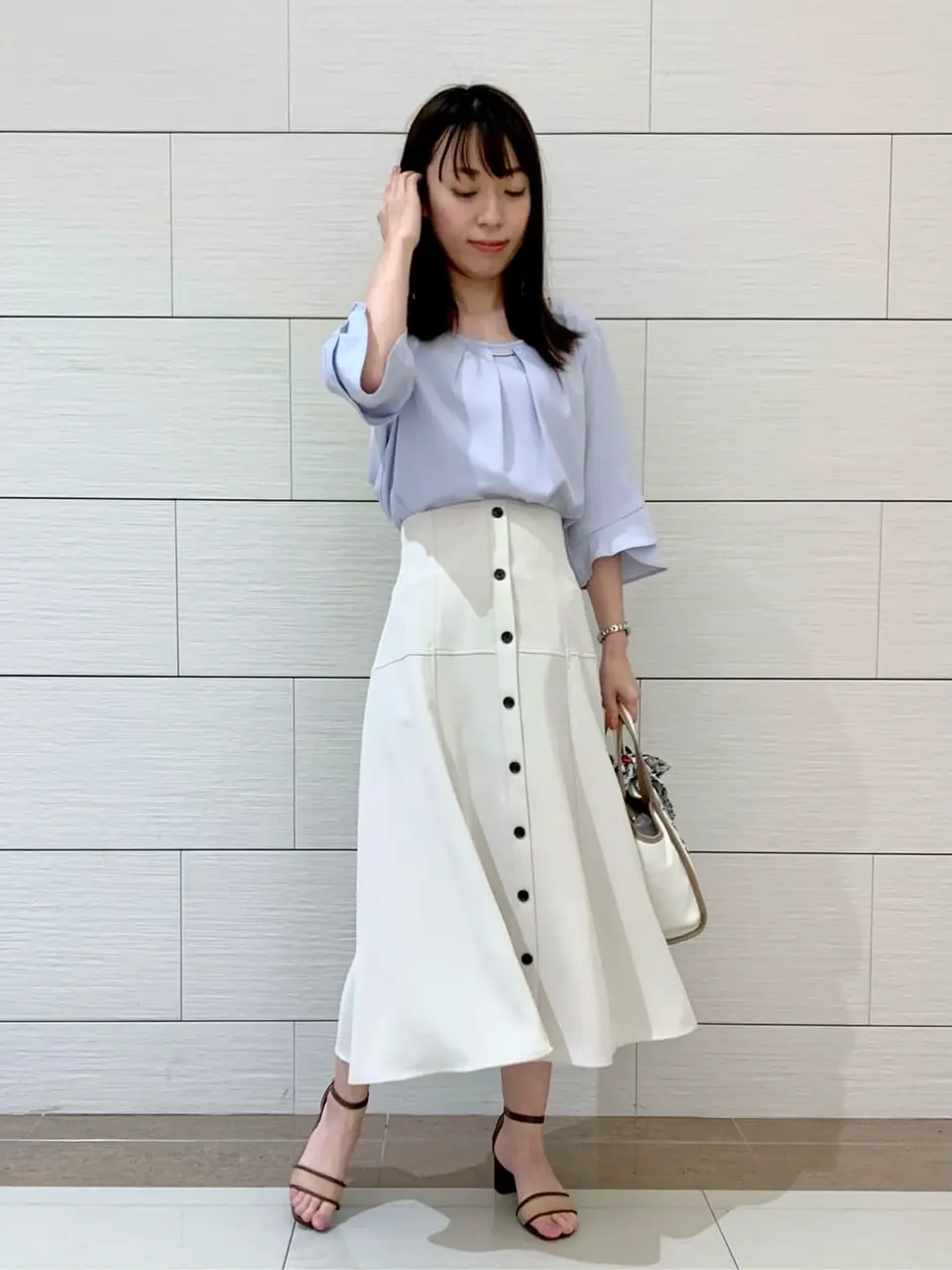 ANY SIS スタッフ コーディネート画像