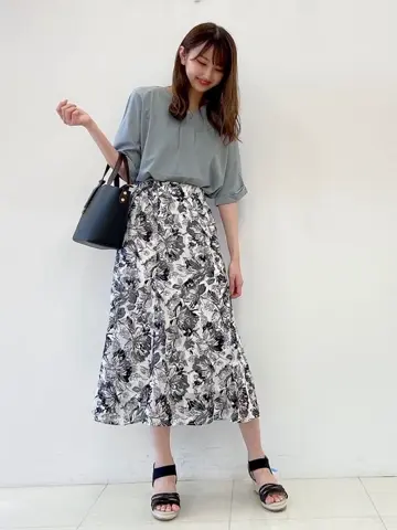 ANY SIS スタッフ コーディネート画像