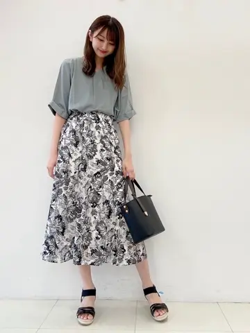 ANY SIS スタッフ コーディネート画像