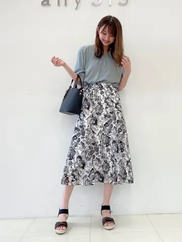 ANY SIS スタッフ コーディネート画像