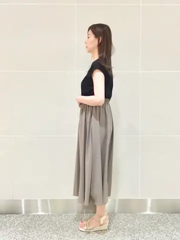 ANY SIS スタッフ コーディネート画像