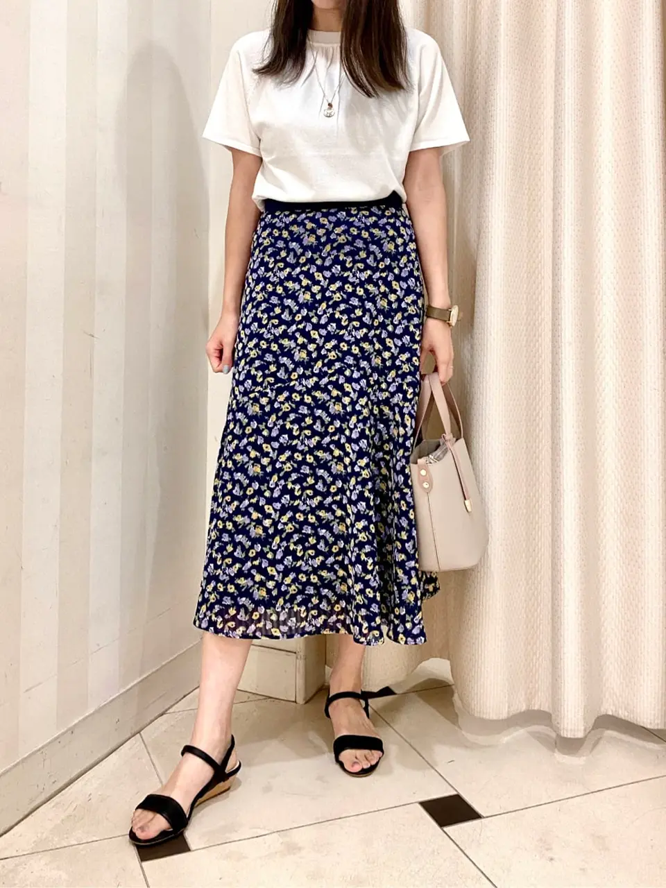 ANY SIS 金井 コーディネート画像