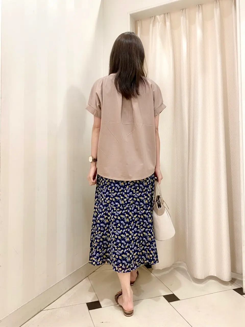 ANY SIS 金井 コーディネート画像