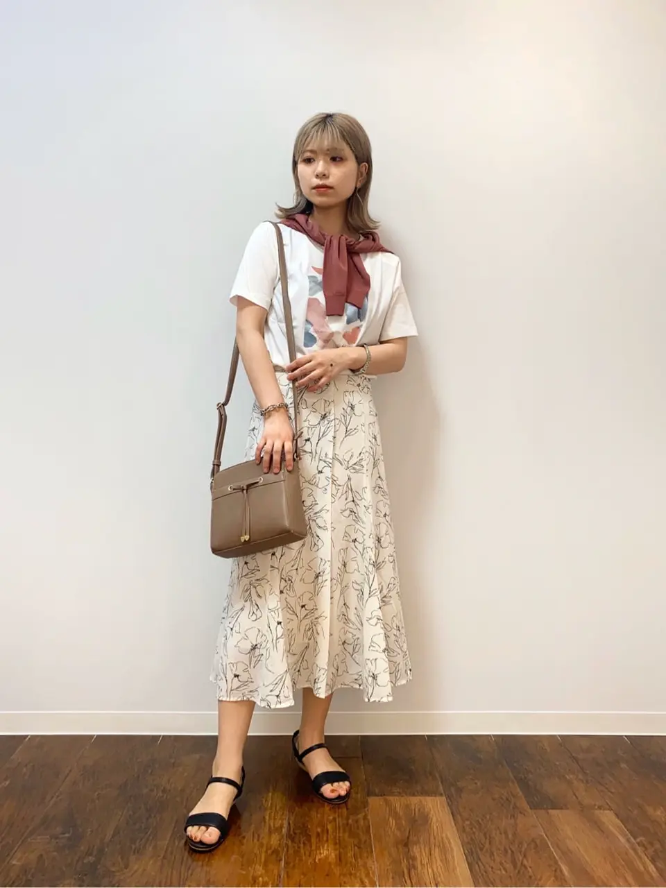 ANY SIS スタッフ コーディネート画像