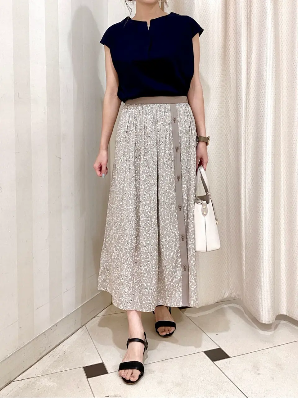 ANY SIS 金井 コーディネート画像