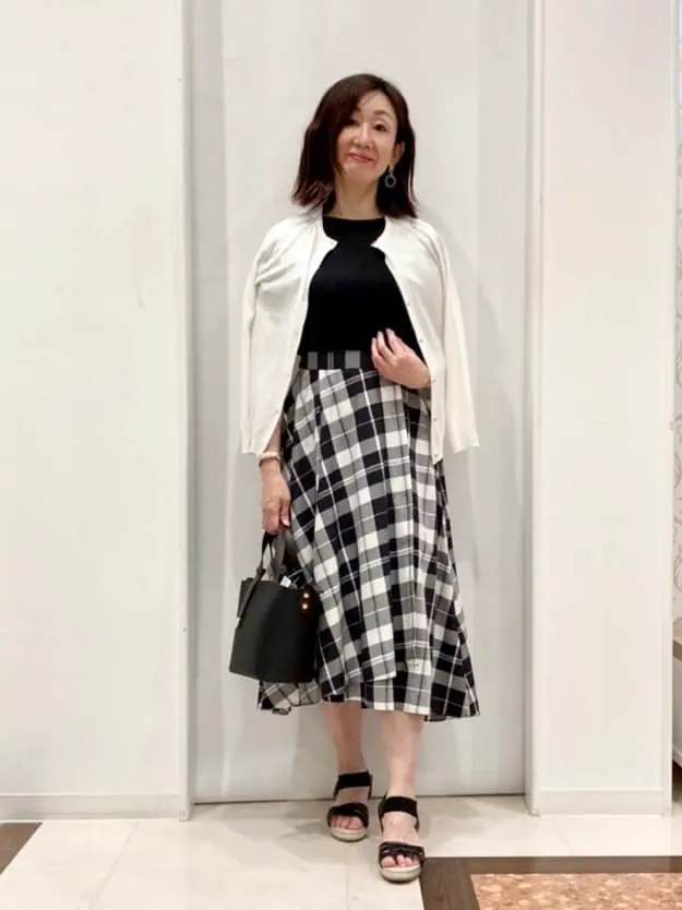 ANY SIS スタッフ コーディネート画像